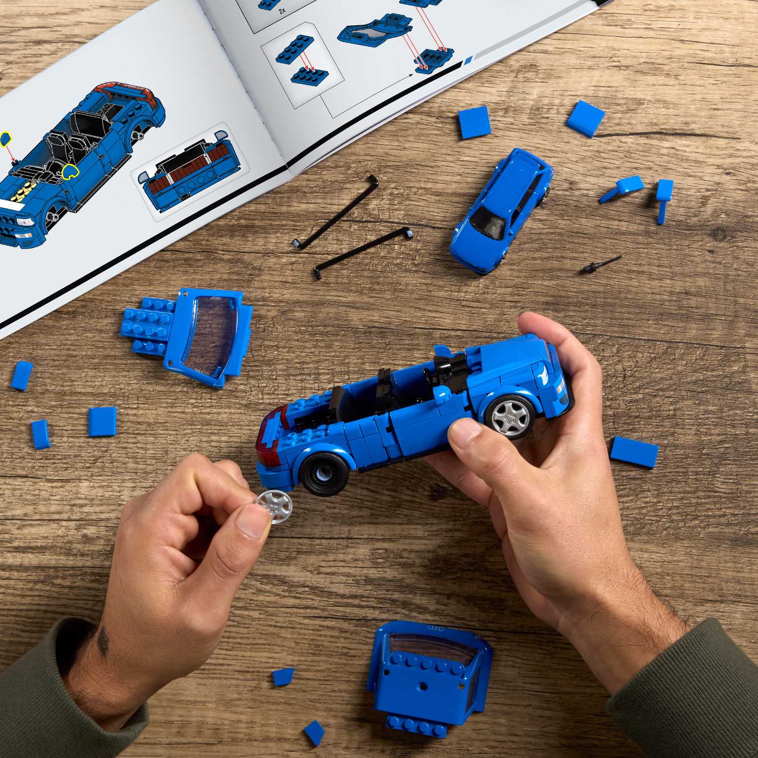 Audi Avant RS2 1994 modellbyggsats, skala 1:32, 250 delar