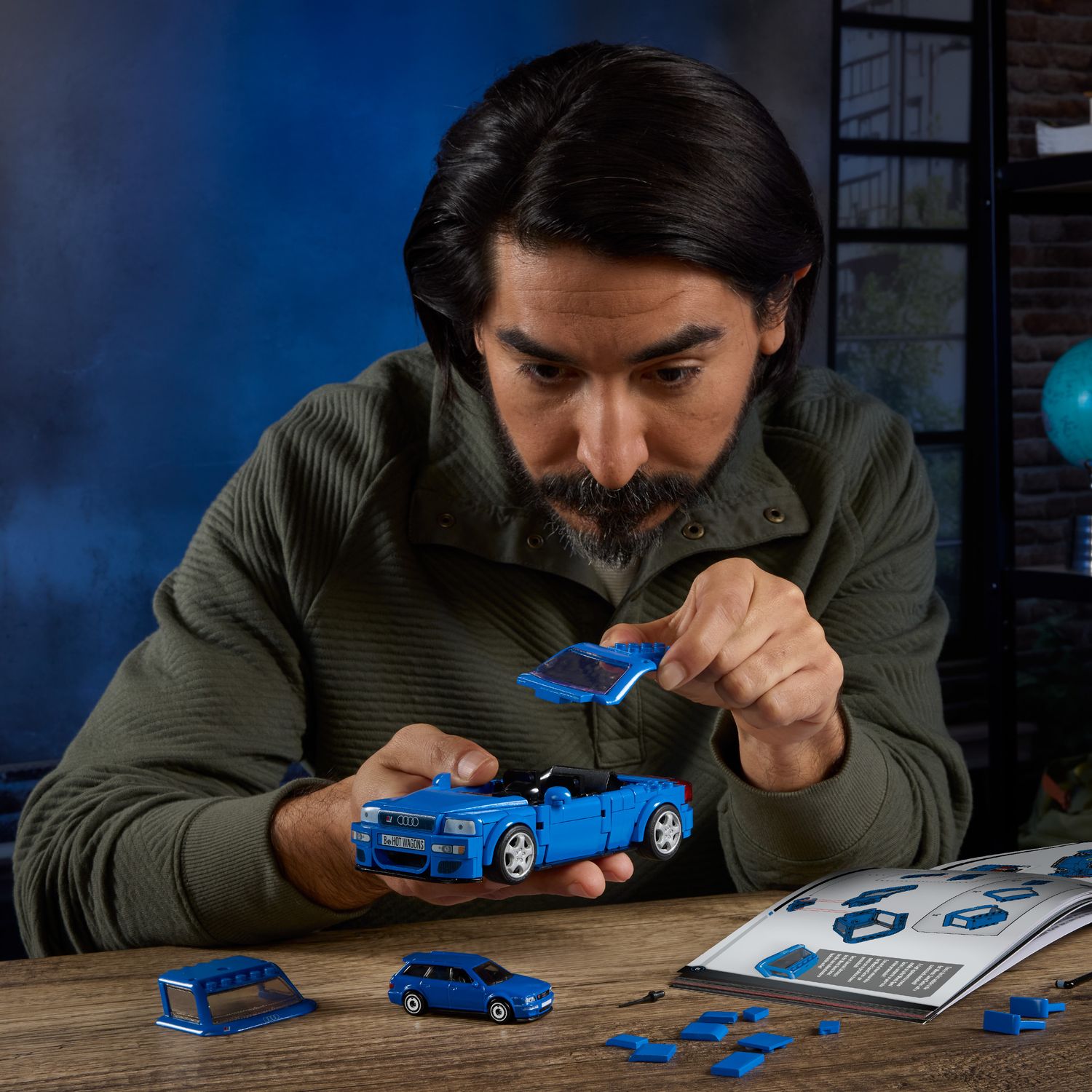 Audi Avant RS2 1994 modellbyggsats, skala 1:32, 250 delar