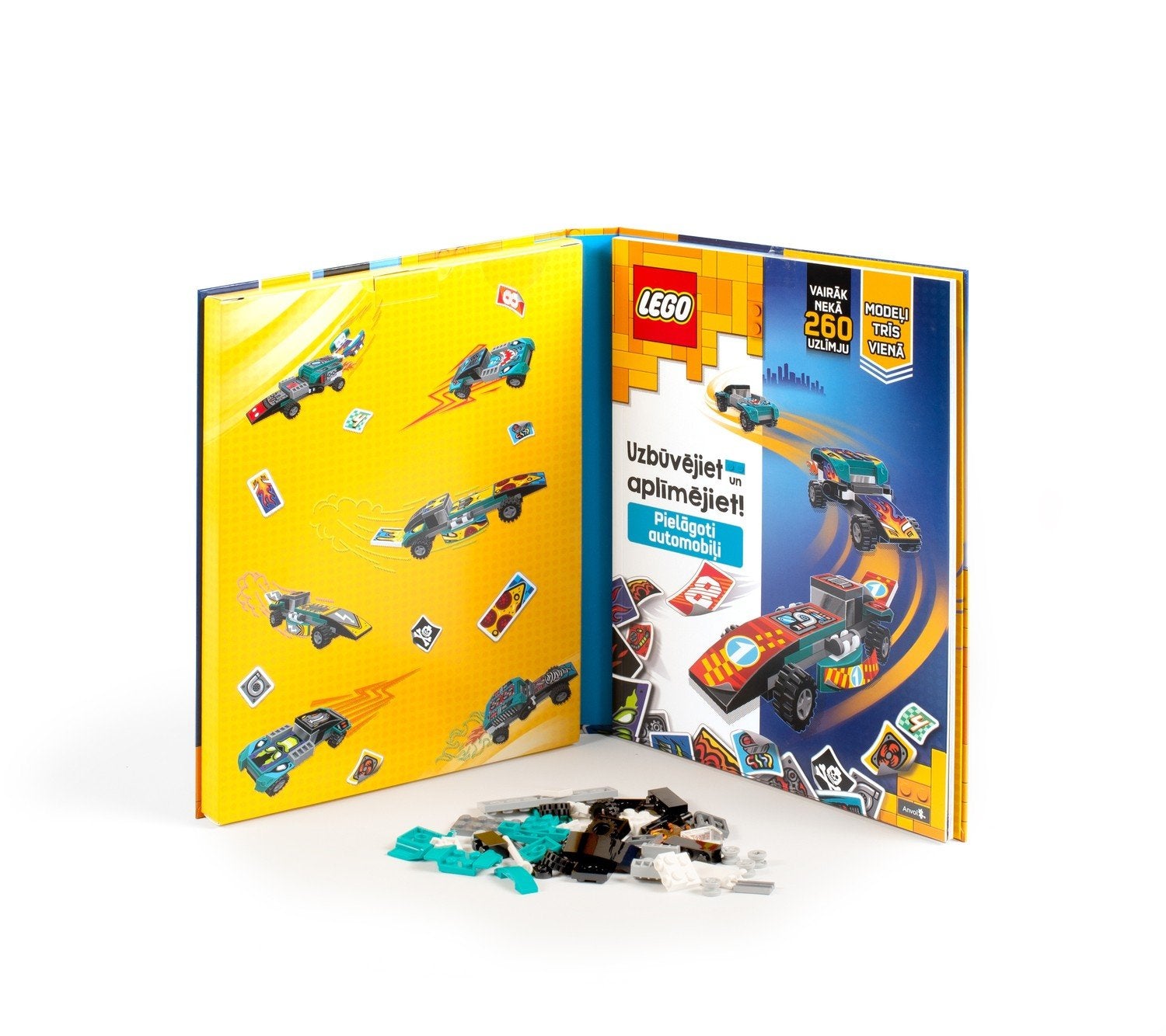 Lego Iconic Activity Book "Build And Stick: Custom Cars" - lettisk