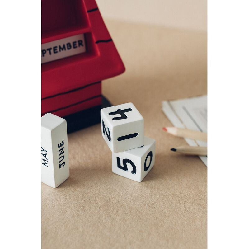 Snoopy Doghouse 3D evighetskalender för hem eller kontor