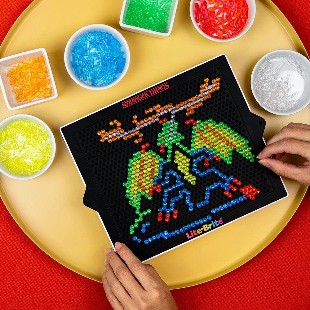 Stranger Things Lite Brite spil